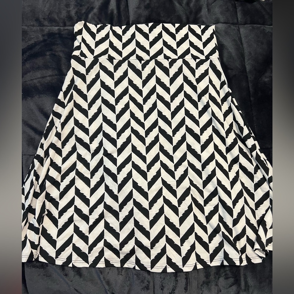 Lula roe black and white mid length skirt